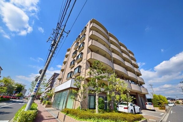 エーヴィゲス市川の物件外観写真